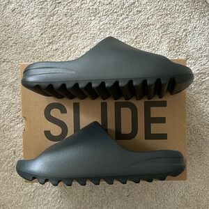Yeezy Slide Dark Onyx Men’s